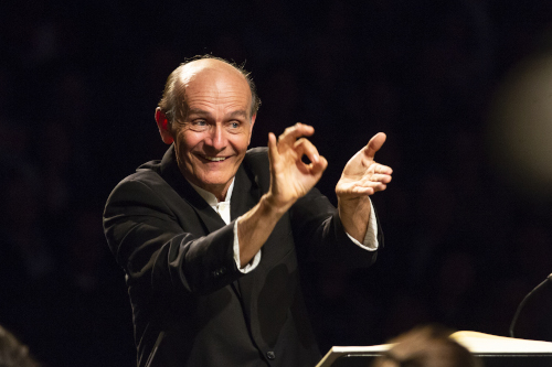 ガボール･タカーチ=ナジ(指揮) 藤田真央(ピアノ)ヴェルビエ祝祭室内管弦楽団