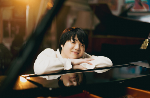 ガボール･タカーチ=ナジ(指揮) 藤田真央(ピアノ)ヴェルビエ祝祭室内管弦楽団